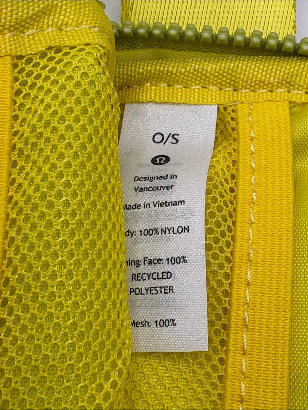 NWOT lululemon Everywhere Belt Bag 1L Yellow Serpentine